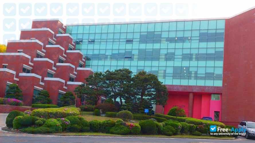Shoolini University of Biotechnology and Management Sciences photo #22