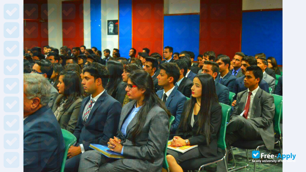 Shoolini University of Biotechnology and Management Sciences photo #10