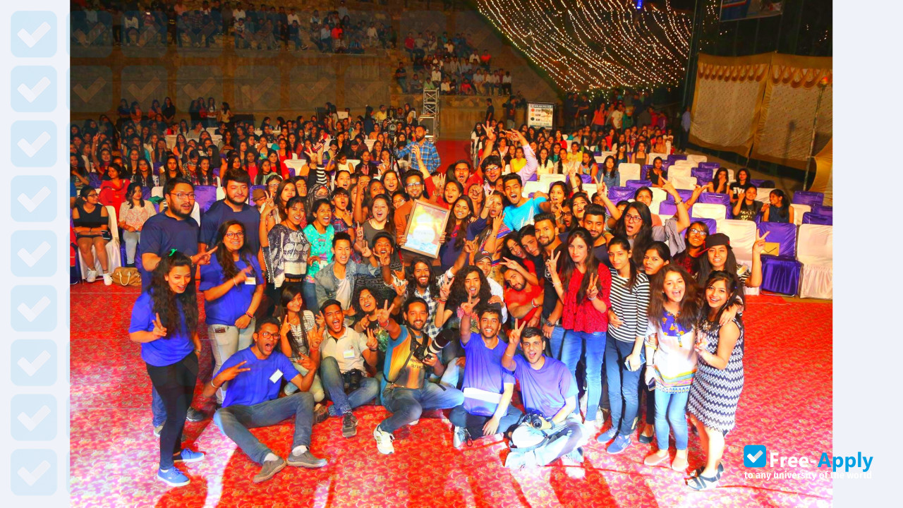 Shoolini University of Biotechnology and Management Sciences photo #13