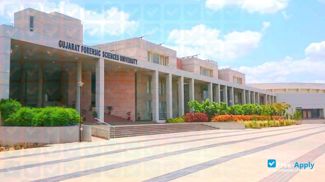 Foto de la Gujarat Forensic Sciences University #1
