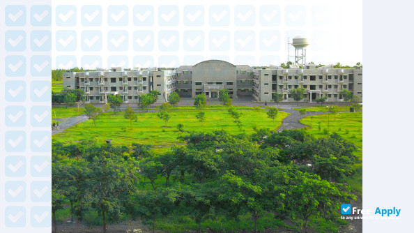 Foto de la Hidayatullah National Law University Raipur #1