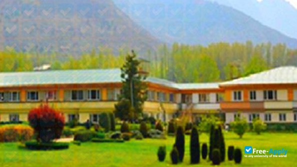 Sher-E-Kashmir University of Agricultural Sciences & Technology of Kashmir фотография №3