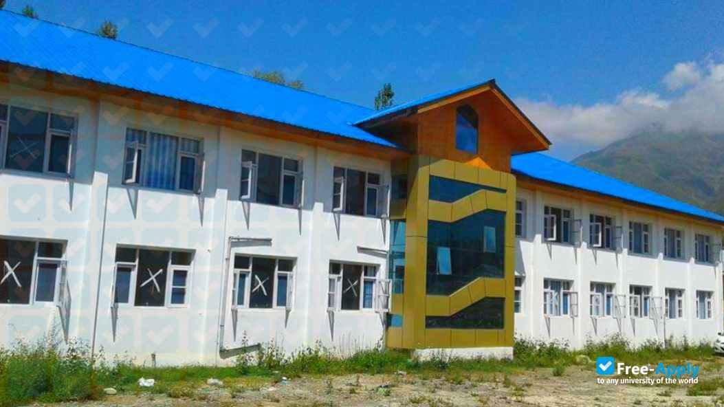 Sher-E-Kashmir University of Agricultural Sciences & Technology of Kashmir фотография №5