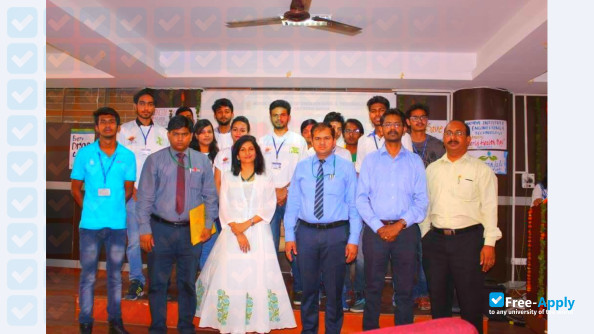 Фотография Noida Institute of Engineering & Technology