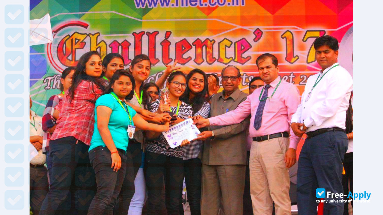 Noida Institute of Engineering & Technology фотография №8