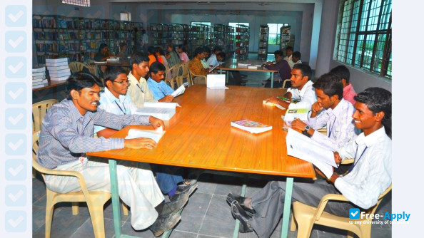 Photo de l’Chaitanya Bharathi Institute of Technology #12
