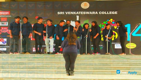 Sri Venkateswara College photo #14