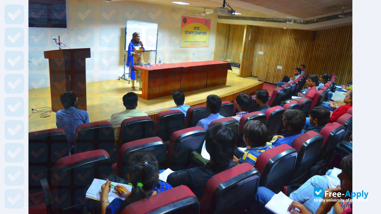 Photo de l’G. H. Patel College of Engineering and Technology #9