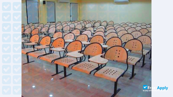 Photo de l’Jamnalal Bajaj Institute of Management Studies #7