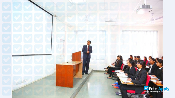 Foto de la Mody University #16
