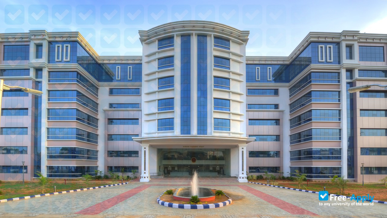 Madras Medical College photo #3