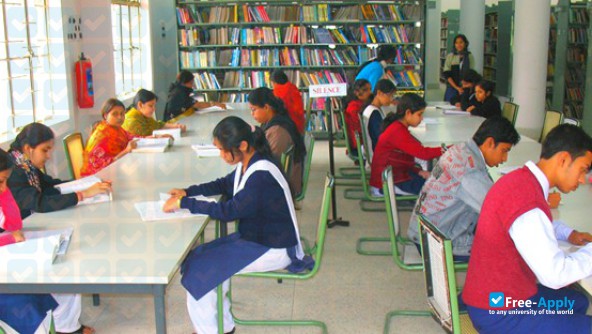 Tripura University фотография №1