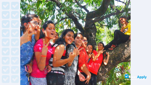 Foto de la Tripura University #3