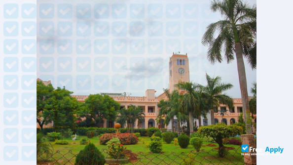 Foto de la Annamalai University #3