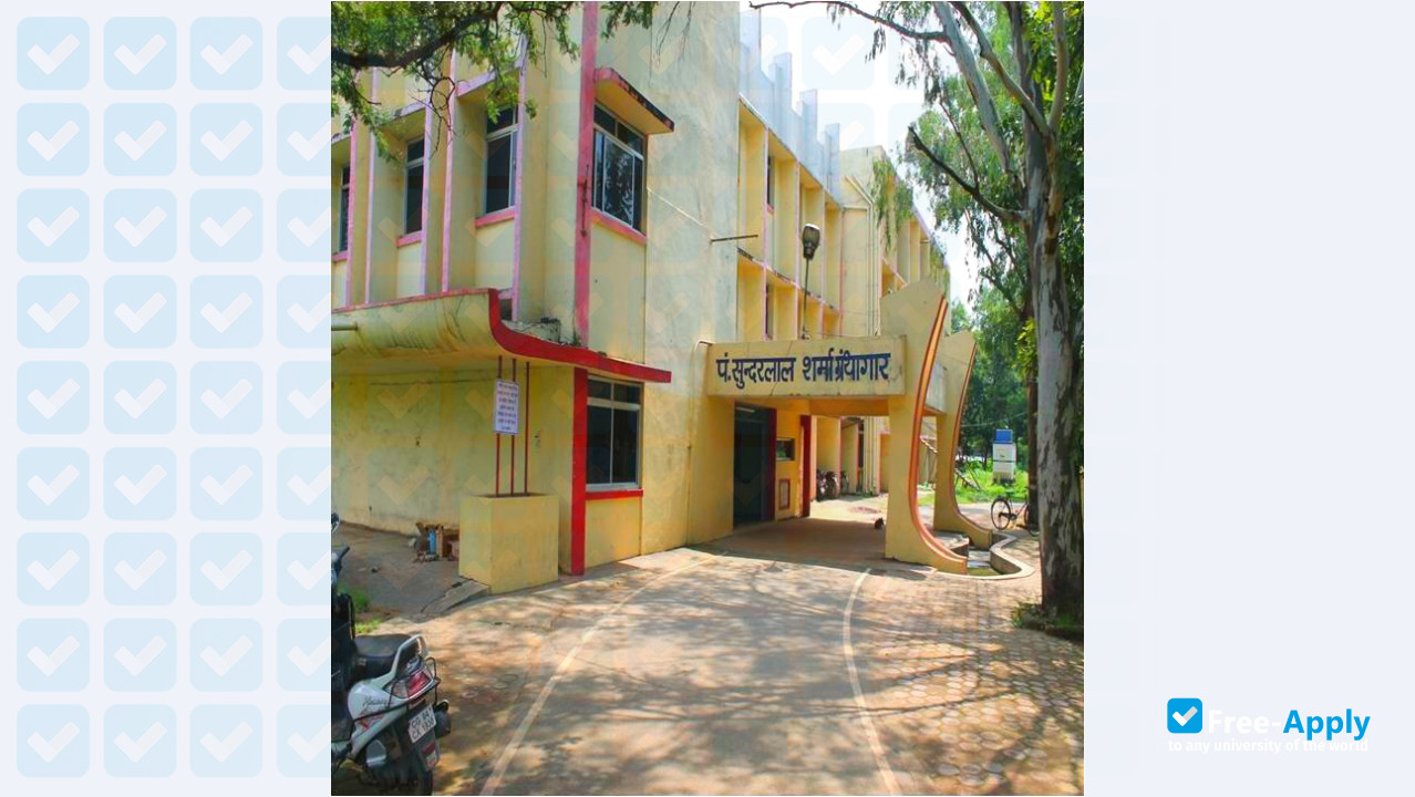 Foto de la Pandit Ravishankar Shukla University #11