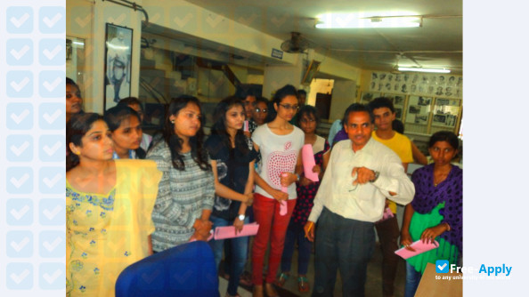 Foto de la Veer Narmad South Gujarat University #2