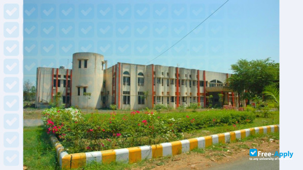Foto de la Veer Narmad South Gujarat University #5