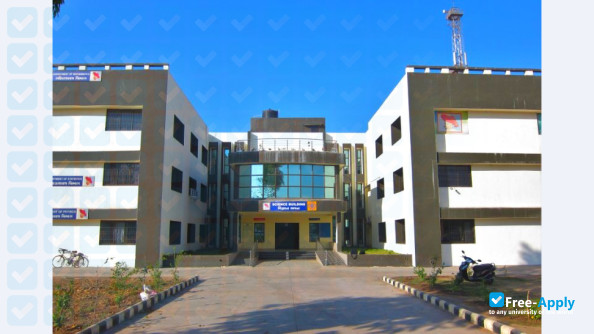 Foto de la Veer Narmad South Gujarat University #11