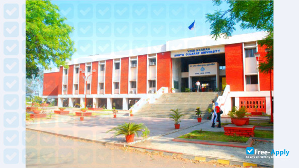 Foto de la Veer Narmad South Gujarat University #7