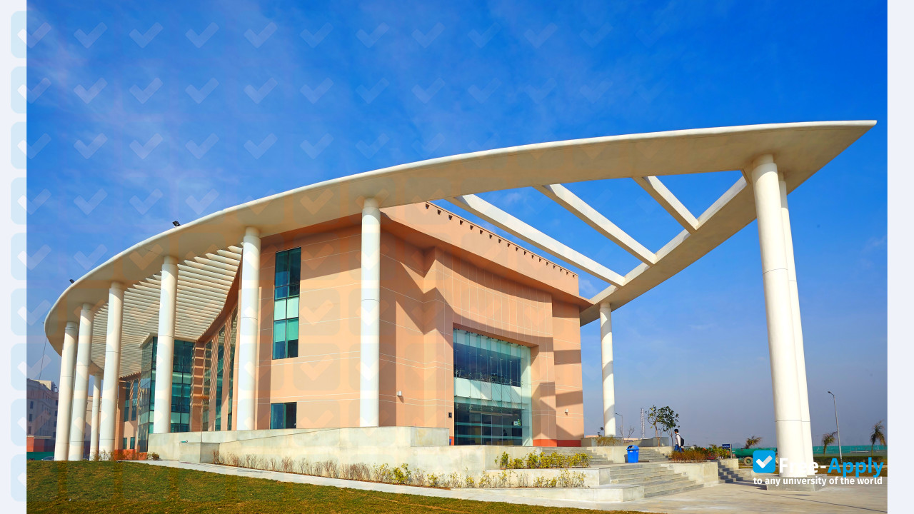 Shiv Nadar University photo