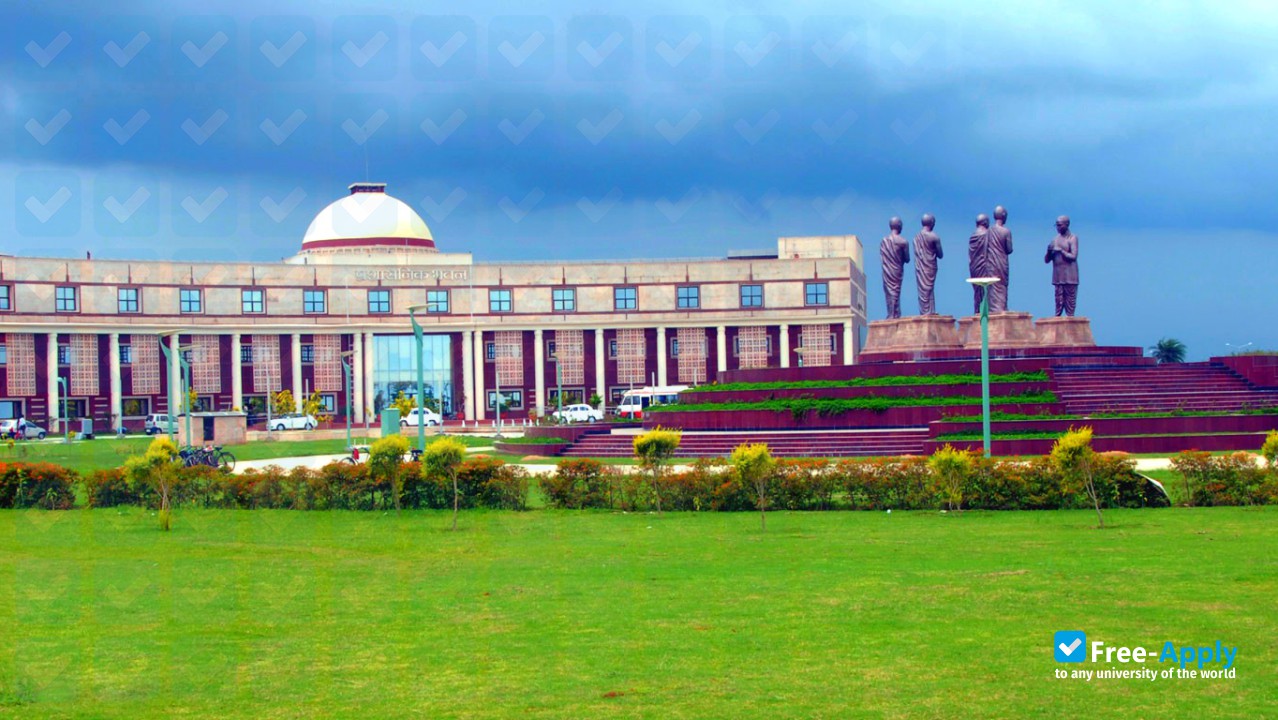Gautam Buddha University photo #5