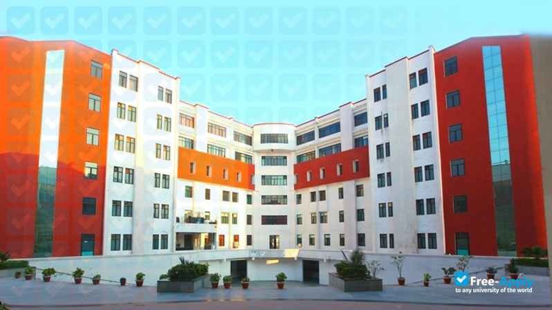 Teerthanker Mahaveer University Moradabad photo #2