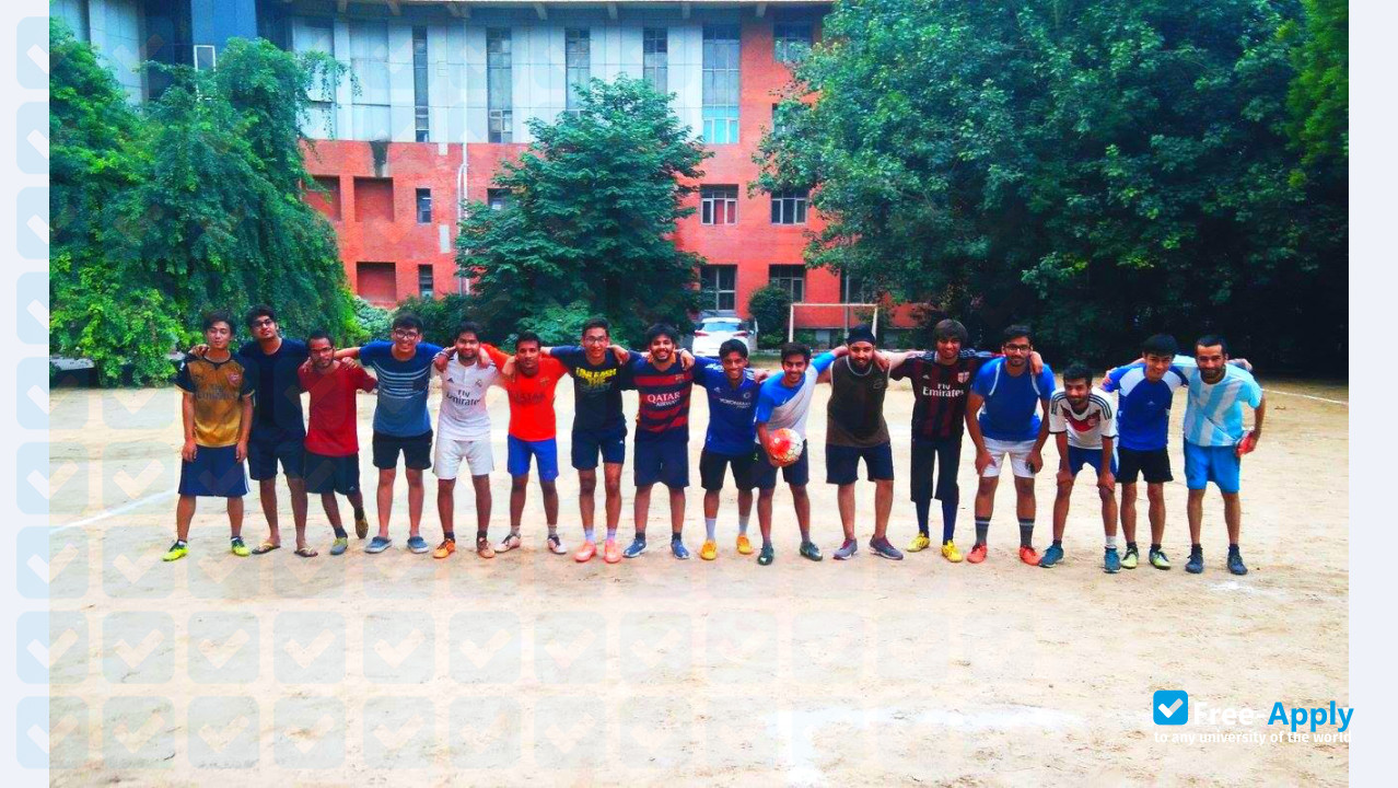 Vardhman Mahavir Medical College photo #4