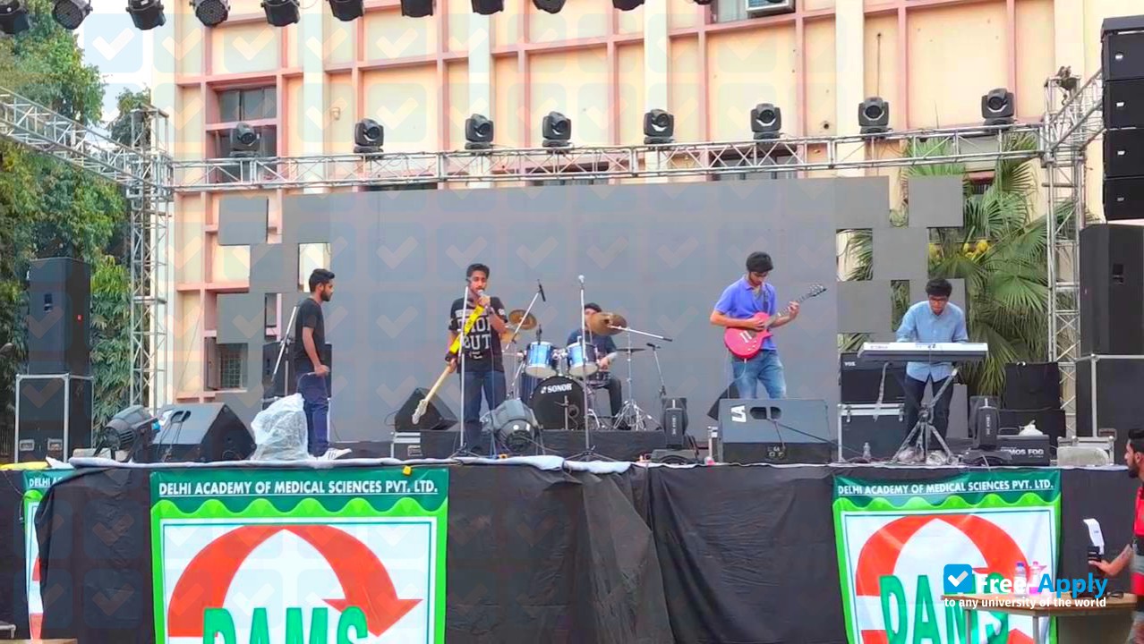 Maulana Azad Medical College photo #4