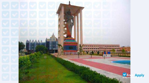 Sri Chandrasekharendra Saraswathi Viswa Maha Vidyalaya фотография №2