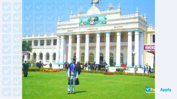 Foto de la University of Mysore #4