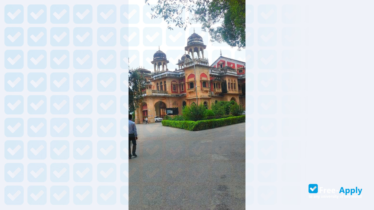 University of Allahabad photo #10