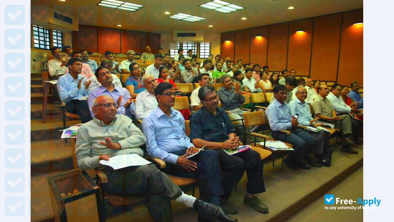 Photo de l’Dharmsinh Desai University (D D Institute of Technology) #4