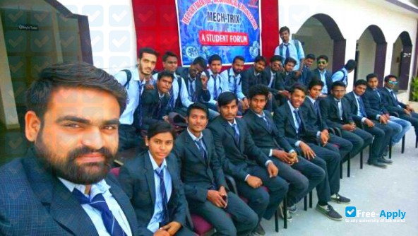Foto de la Govindrao Wanjari College of Engineering & Technology #7