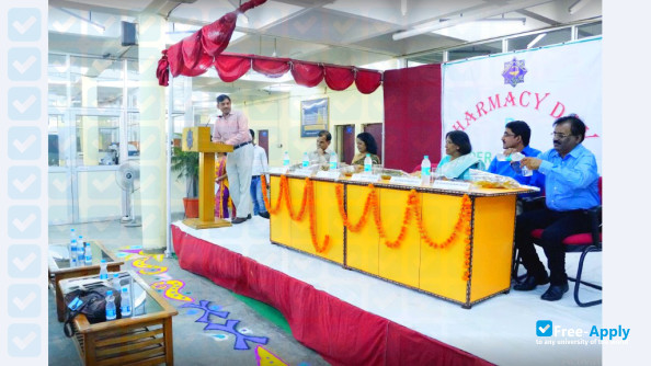 Foto de la National Institute of Pharmaceutical Education and Research Rae Bareli #2