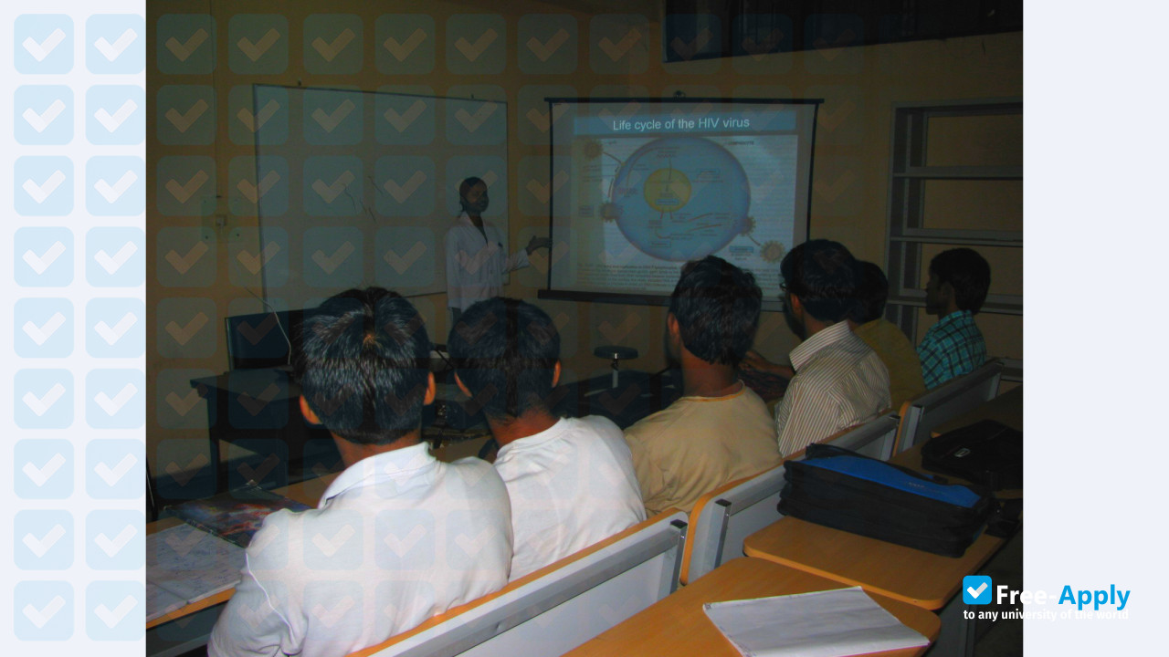 Foto de la National Institute of Pharmaceutical Education and Research Rae Bareli #9