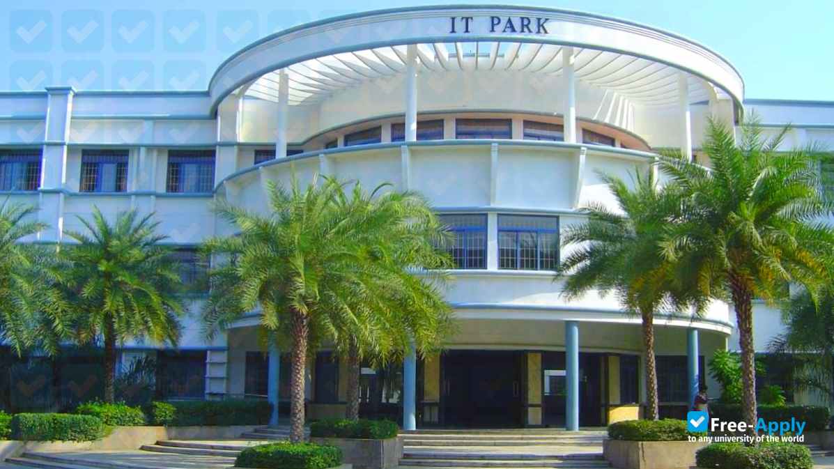Foto de la Kongu Engineering College #5