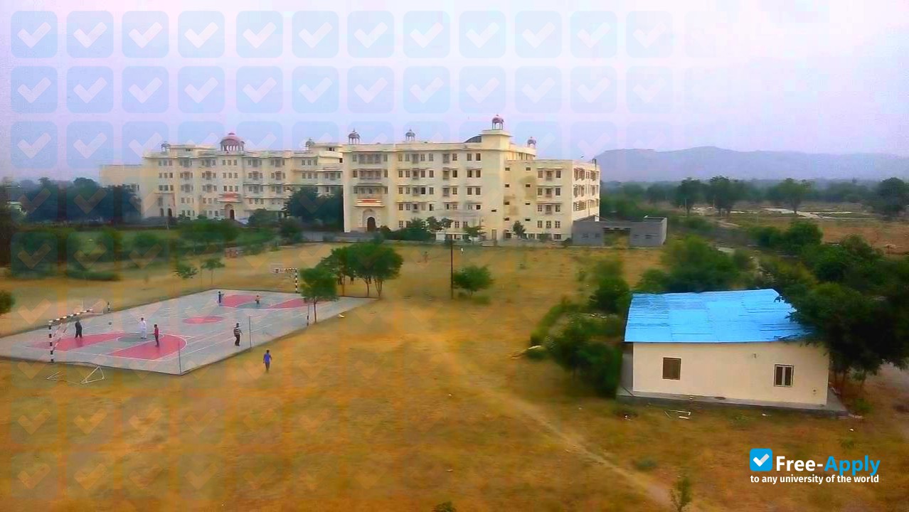 Dr K N Modi University фотография №9