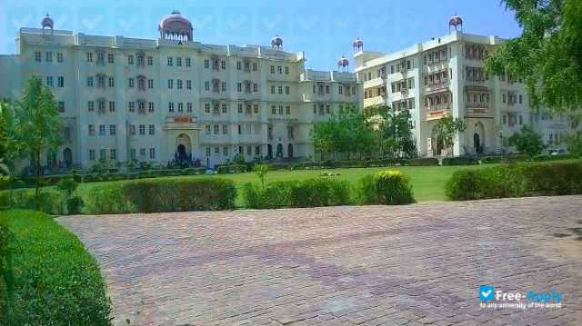 Dr K N Modi University photo #6