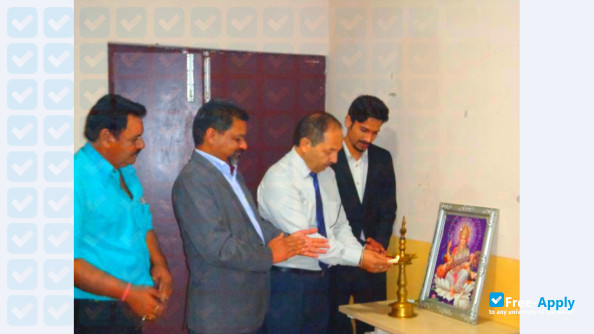 Photo de l’Himachal Pradesh University Business School #11