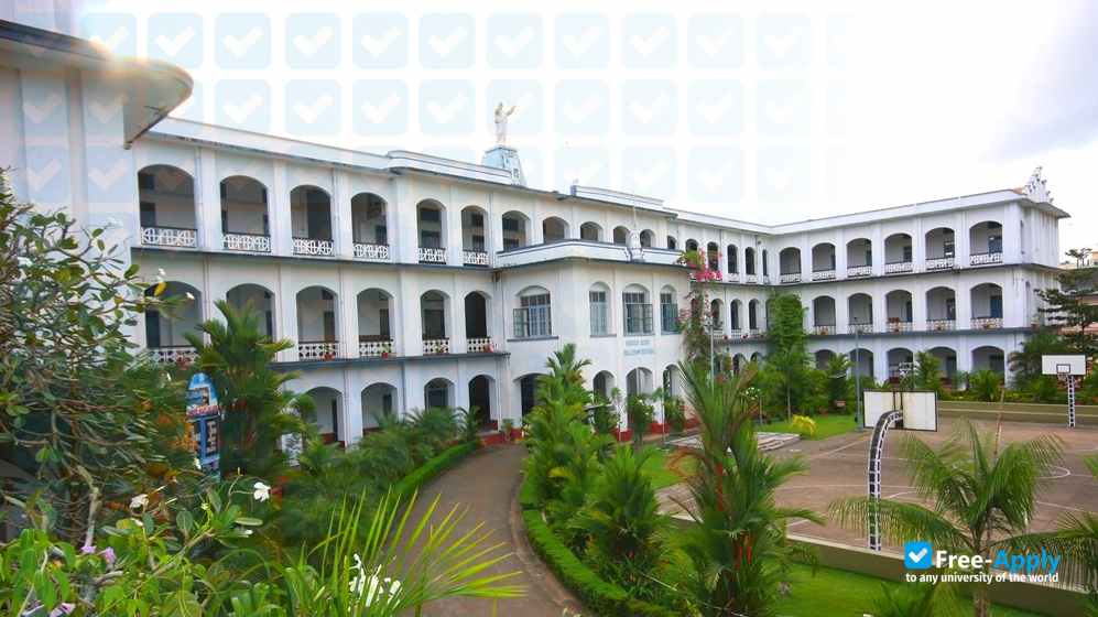 Sacred Heart College Thevara photo #3