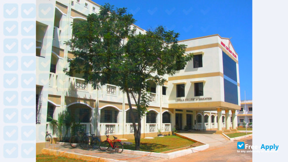Foto de la Loyola College #7