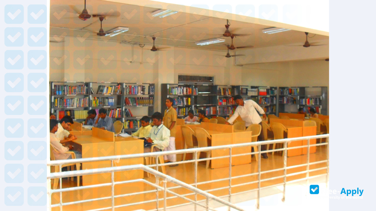 Indira Gandhi Medical College photo #9