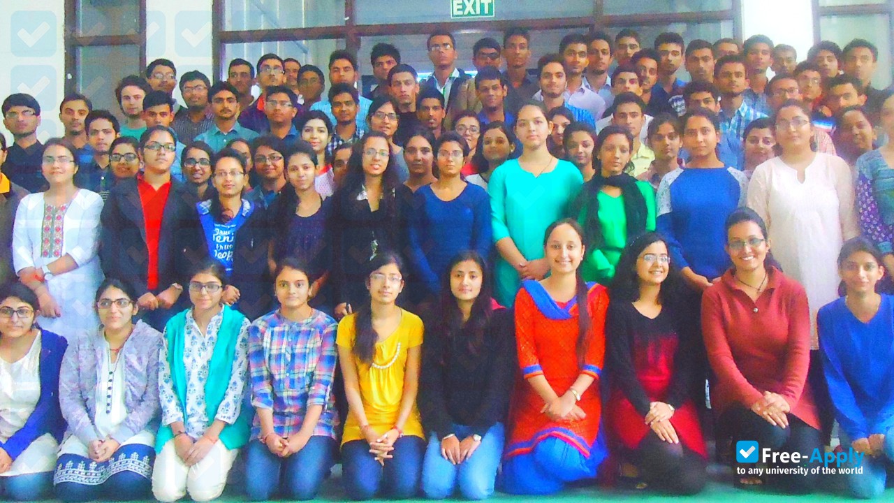 Indira Gandhi Medical College photo #2