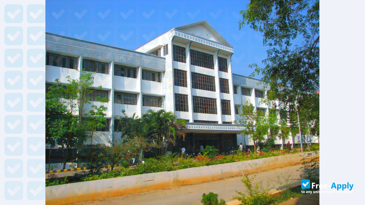 Фотография Adhiyamaan College of Engineering