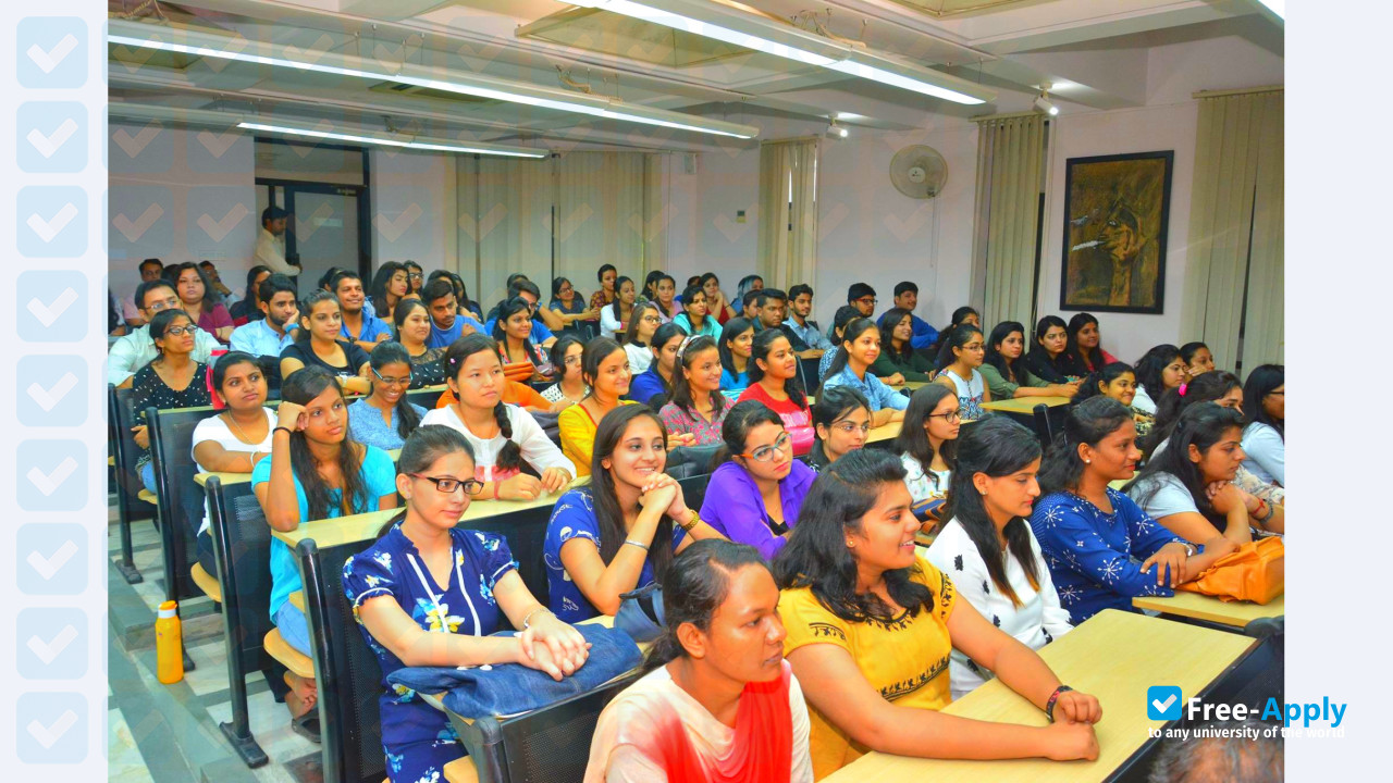 IIHMR University photo #7
