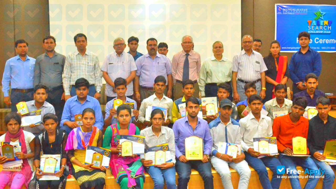 Foto de la Mangalayatan University #26