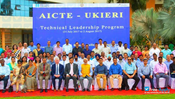 Foto de la C. V. Raman Global University #10