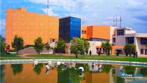 Foto de la C. V. Raman Global University #3