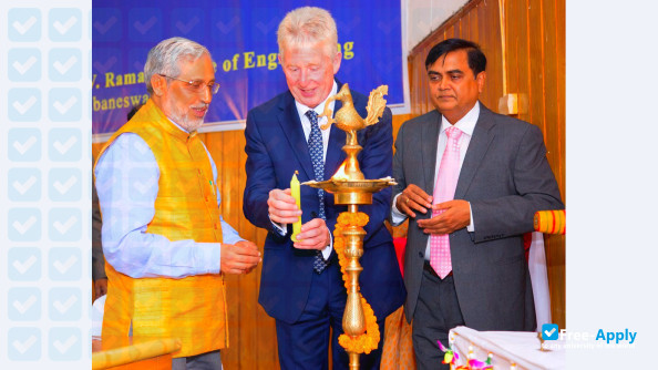 Foto de la C. V. Raman Global University #11