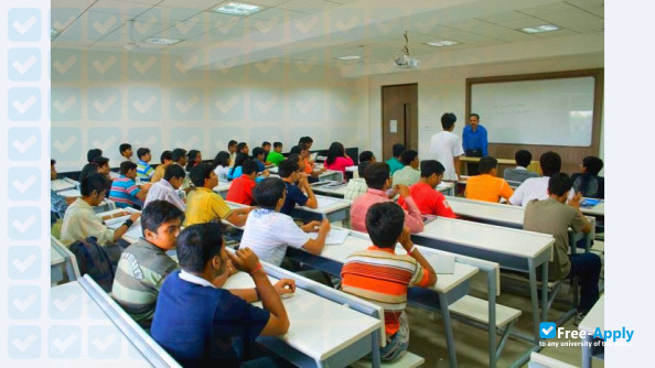 Foto de la Narsee Monjee College of Commerce and Economics #4